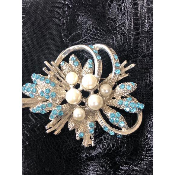 Vintage Blue Rhinestone and Pearl Brooch Bouquet Pin - Picture 2 of 8